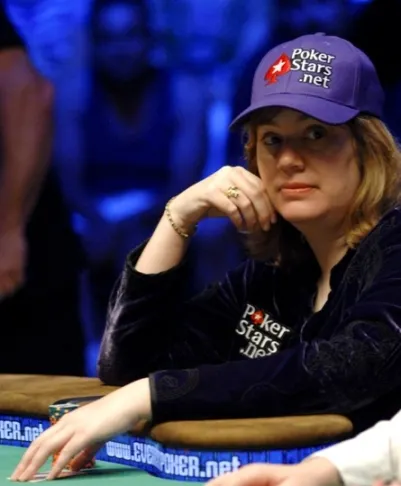 Kathy Liebert Assina Com a PokerStars 101
