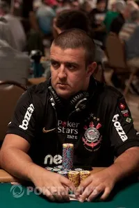 WSOP 2011: Resumo Diário - André Akkari no Dia 2 do Evento #43 102