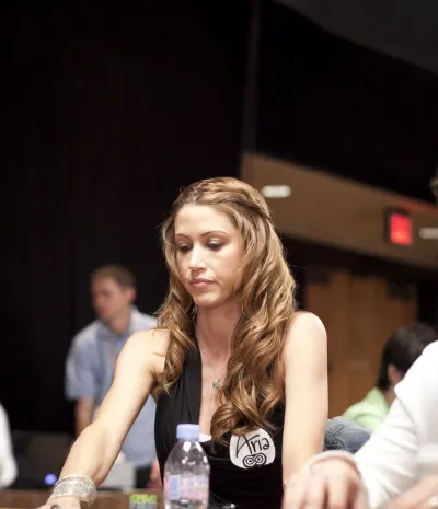 The Nightly Turbo: Shannon Elizabeth Signs with Carbon, Williams and Selbst Now PokerStars Pros, and More 0001