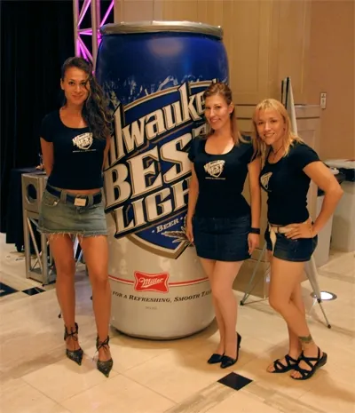 WSOP Mantém Milwaukee's Best Light Como Cerveja Oficial do Evento 102