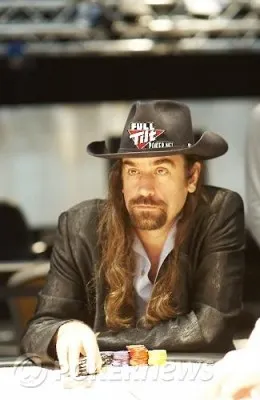 Weekly Turbo: Full Tilt Poker Contrata 2 novos Pros, WPT no Facebook, e Análises 104