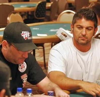 Event #33, $5,000 Stud Hi/Lo World Championship Day 1: Bunched Field in Opening Session 0001