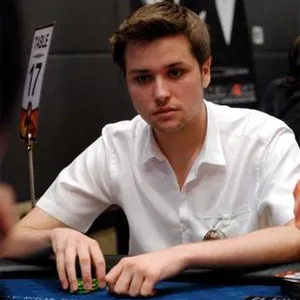 Yevgeniy "Jovial Gent" Timoshenko Ganha Main Event das WCOOP 2009 0001