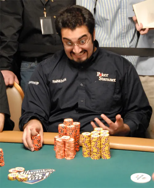 Perfil PokerNews: Hevad Khan 101