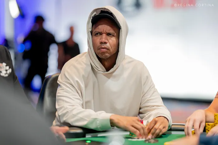 Phil Ivey Sitting on Heaps on Day 3 of PPC