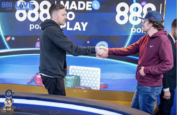 McConarchi y Pau Vecina