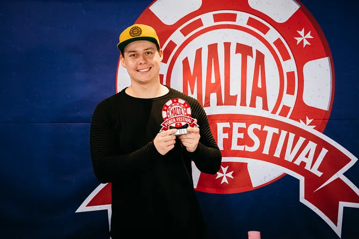 Fabian Gumz with the Runner-Up Trophy
