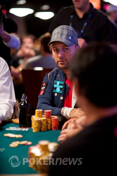Main Event WSOP - Jour 4 :  la bulle explose, Volpe mène 284 survivants 104