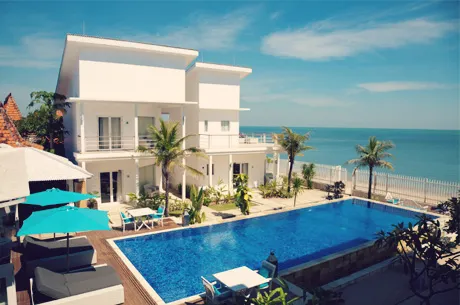 Best Villas for EPT Barcelona