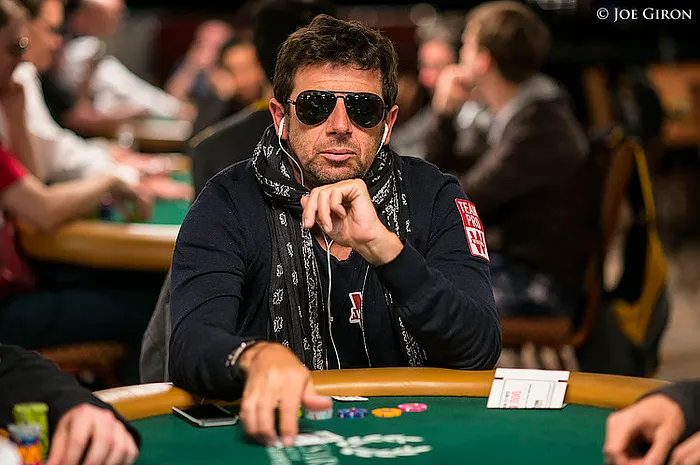 Twitter : Patrick Bruel dans la #BlueRoom, posez lui des questions poker 0001