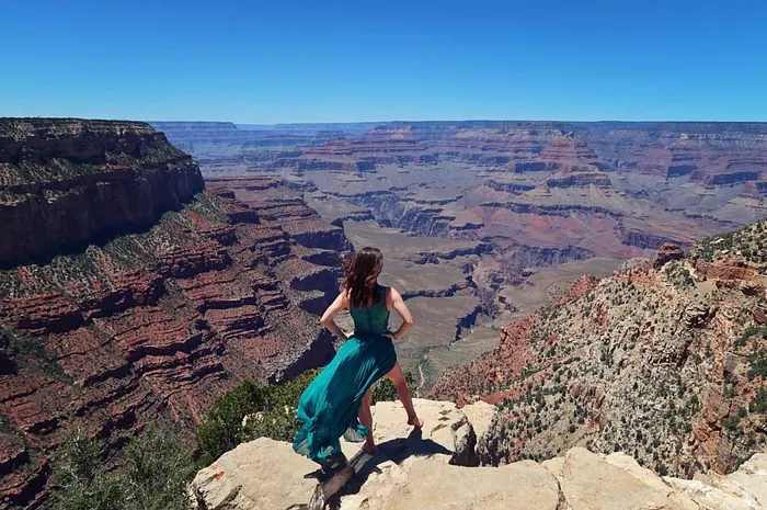 Liv Boeree's Advice for Las Vegas Adventurers 0001