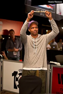 2014 World Series of Poker Day 32: Phil Ivey Wins Bracelet #10, Ties Brunson, Chan 101