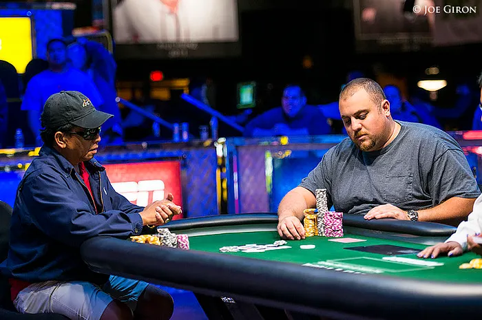 WSOP 2014: Roland Reparejo (1,79M) e Corey Emery (735,000) no Heads-Up do Evento #1 0001