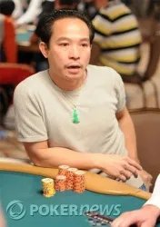 Minh Nyugen - Um dos 10002345 Nyugen que joga poker
