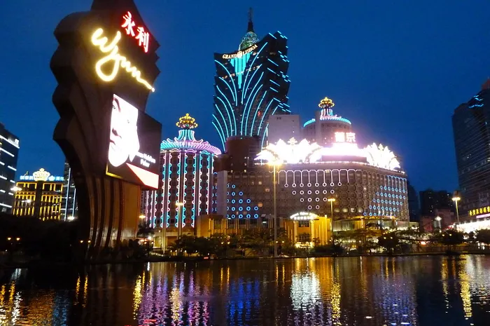 L'éffondrement continue... Rien ne va plus à Macau 0001