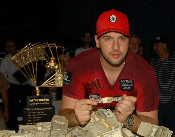 2010 World Series of Poker Day 5: Michael Mizrachi Takes Down Player's Championship 0001