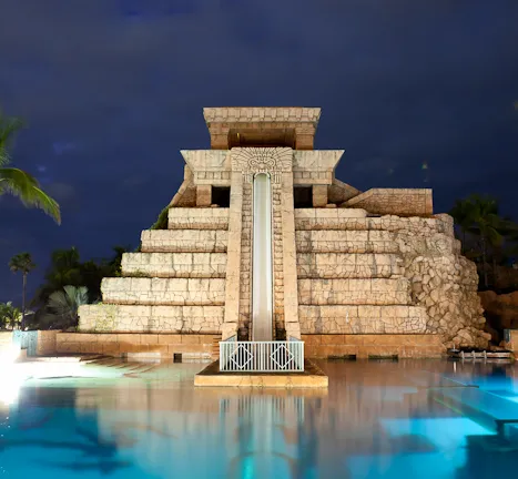 La pyramide Maya de l'Atlantis Resort