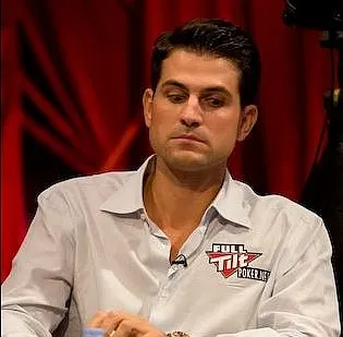 Top 10 PokerNews: Les joueurs de poker les plus 'fashion' 105