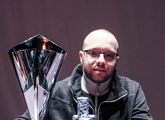 Cinirella s'offre le premier Apo1000 pour son anniversaire; Allera, Maison, Hugé, Palvini, Testud en TF 0001