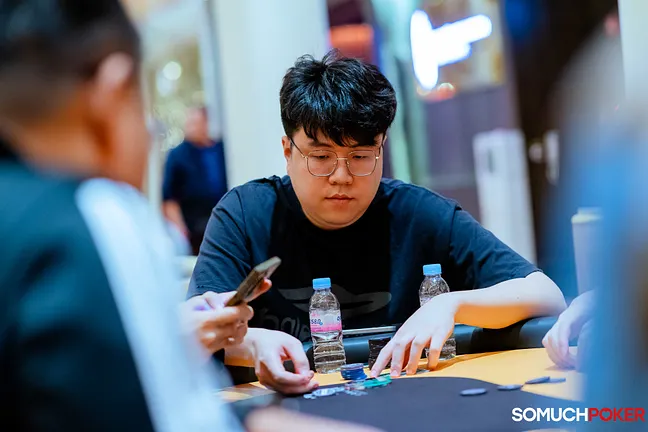 Day 1a chip leader Xuanzhi Zhao