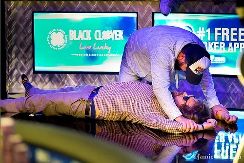 Victoire Colossale pour Ben Keeline - wsop