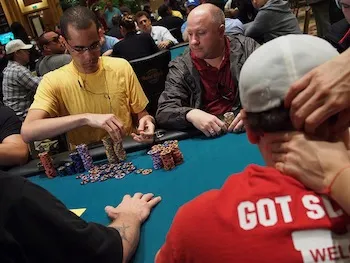 2013 World Poker Tour Seminole Hard Day Enfrentamiento Rock 2: Shaun Deeb de nuevo a la... 101