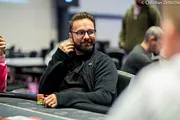 Daniel Negreanu gagne encore, Dan Bilzerian et Mike McDonald chauffent Doug Polk