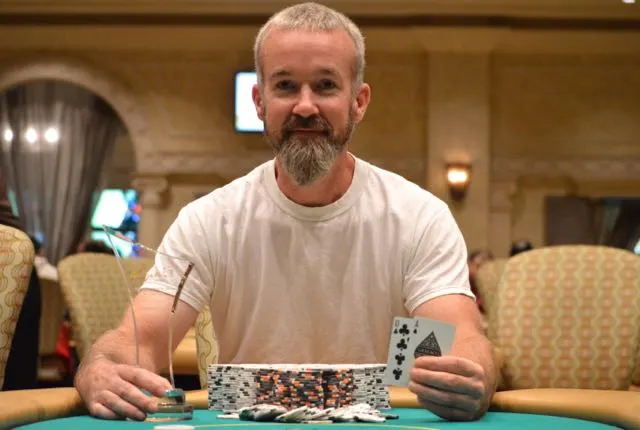 Le champion de poker... était un braqueur de banques 0001