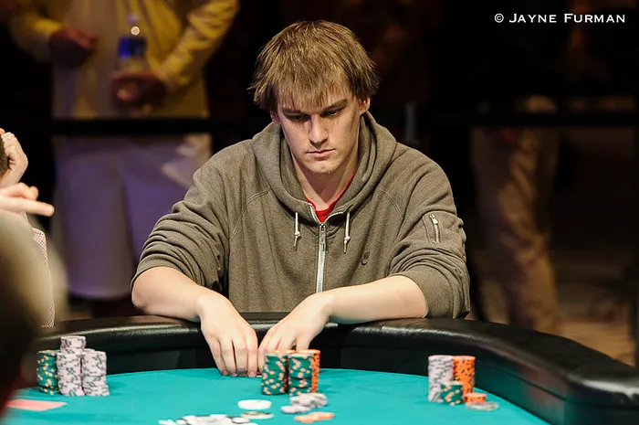 10 More Hold'em Tips: Overbetting