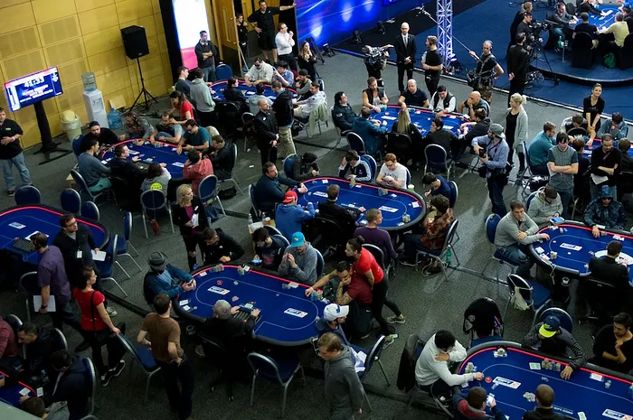 10 Multi-Table Tournament Tips: Approaching the Bubble
