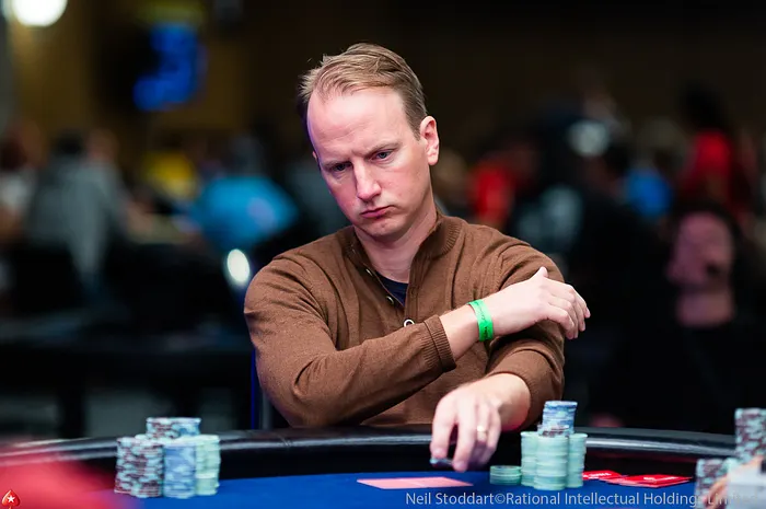Simon Brandstrom finished Day 5 strong, heading to final day of EPT Main Event with chip lead.