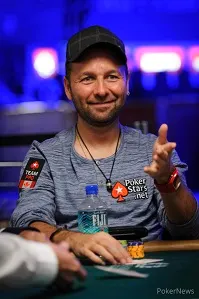 Linda Johnson y Daniel Negreanu debate sobre los cambios del Poker y reglas del torneo 102