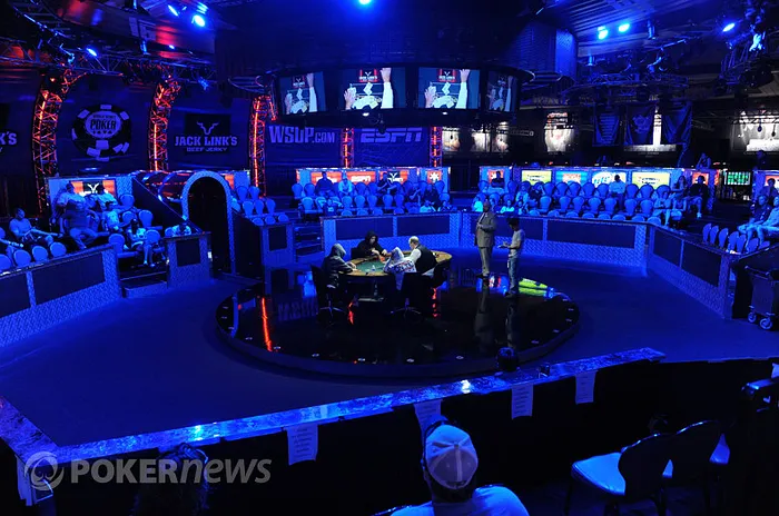 WSOP 2011 : Le Français Jean-Luc Marais se classe 2e de l’Event #45 (282.676$) 104