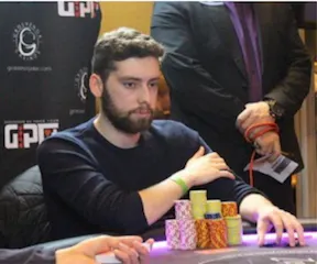 Students Partake in Open-Face Pineapple Texas Hold’em During UKSPC 101