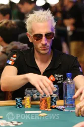 WSOP 2012 Jour 13 : Phil Hellmuth dans le Jour 2 du 2.500$ Razz 104