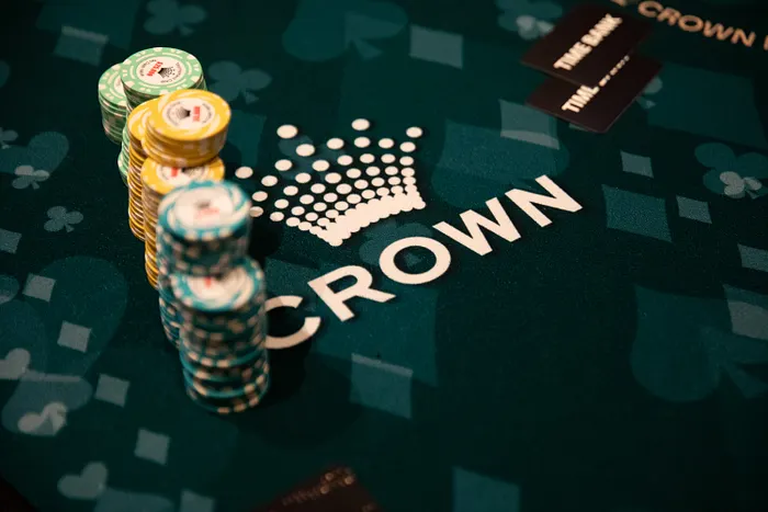 Chips, Crown