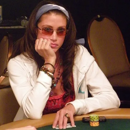 shannon elizabeth carbon poker