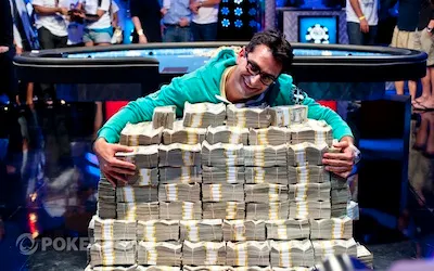 Antonio Esfandiari 