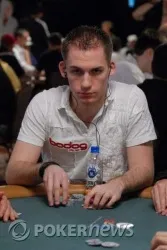 Justin "ZeeJustin" Bonomo surged late on Day 1 into the top five in chips