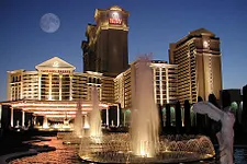 Perspectives négatives pour Caesars' Entertainment, les WSOP bientôt à vendre ?