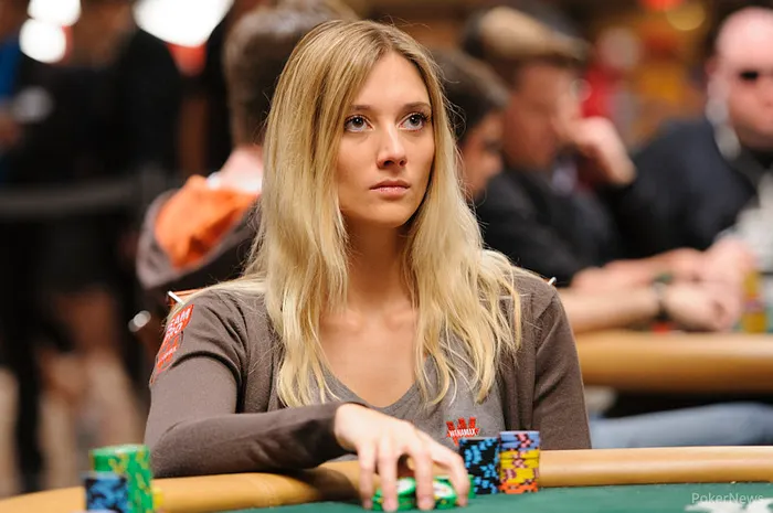 World Series Of Poker :  Gaëlle Baumann et Elisabeth Hille, un an après le Main Event 2012