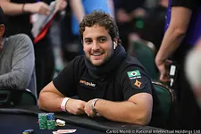 João Simão Fatura Mais de $35 Mil com Três Mesa Finais