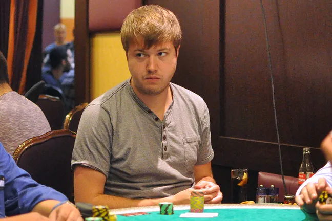 Petter Jetten (Day 1b) gets back some of his chips.