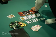 Stratégie Hold'em : Jouer les Rois et les Dames avec un As au flop