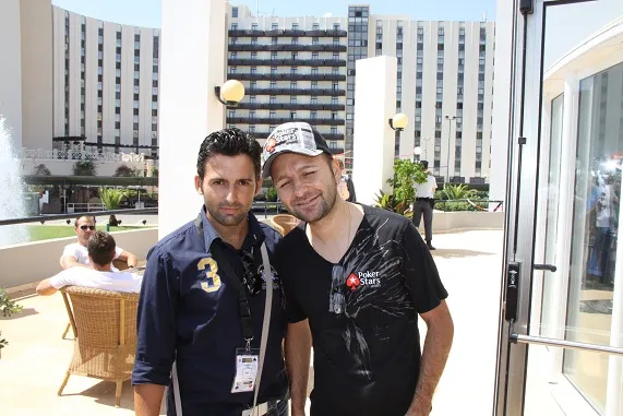 Rafael, con Negreanu (que tiene cara de... ¿dormido?)