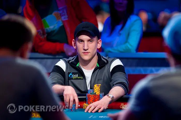 Table Finale WSOP 2012 : Vanessa Selbst et Jason Somerville entraînent des October Nine