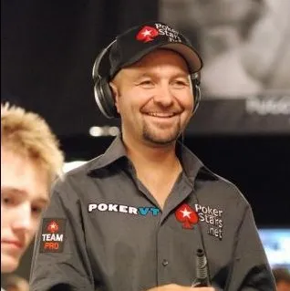 2008 WSOP Event #12 $1,500 Limit Hold'em Day 1: Bunched Field Approaches Bubble 0001