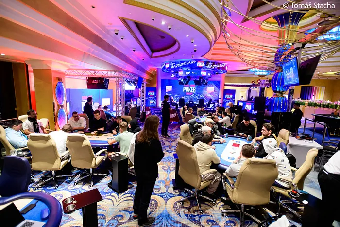 Example of live poker