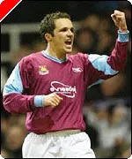 Footballer Etherington wins CelebPoker Classic 0001