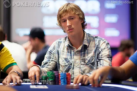 EPT Barcelone (Jour 1A) : Aku Joentausta chipleader 0001